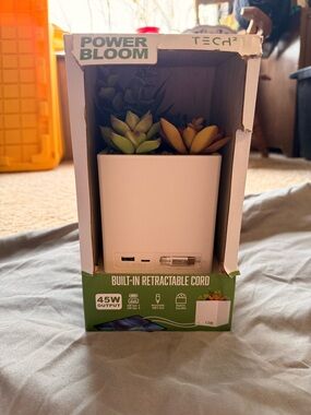 Power Bloom White 45W Output Built-In Retractable Cord Planter Charger